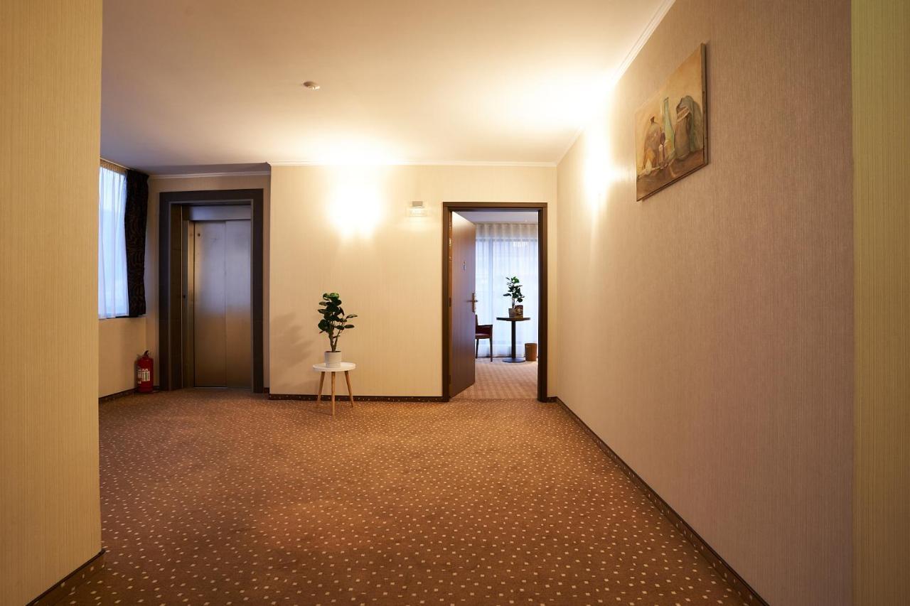 Petrodava One Piatra Neamţ Exteriör bild